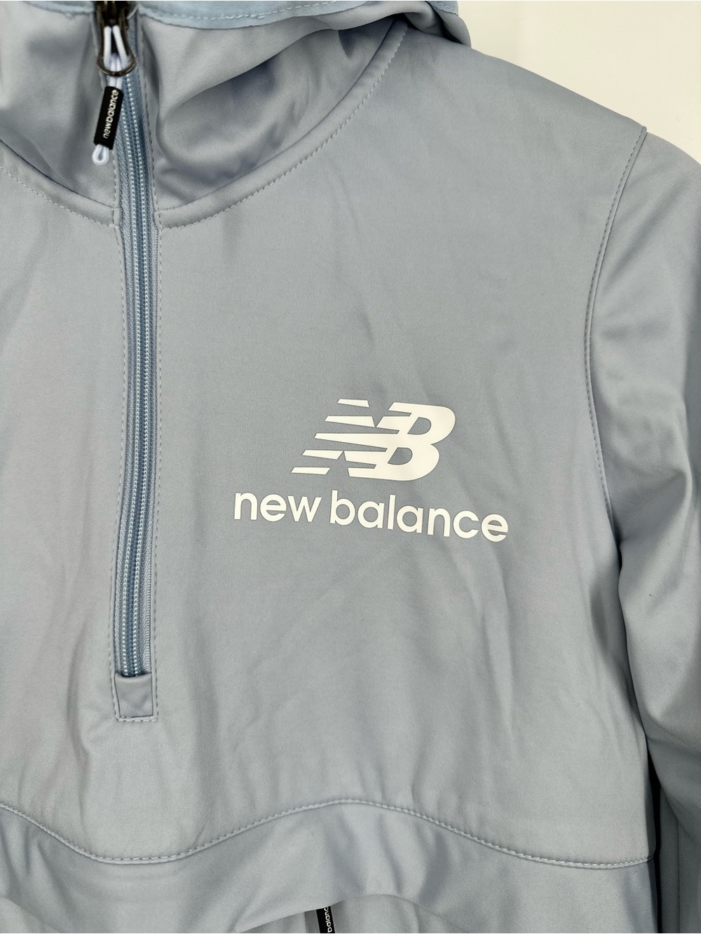 NEW BALANCE Women Windbreaker Pullover Hooded Jacket Light Blue - Picture 3 of 13